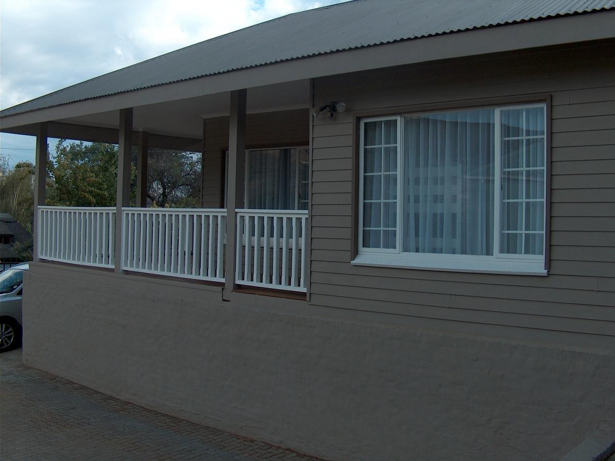 The Courtyard Guest House Clarens Esterno foto